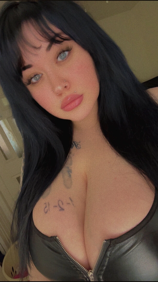 Free Naked Pics of asheslyn2020